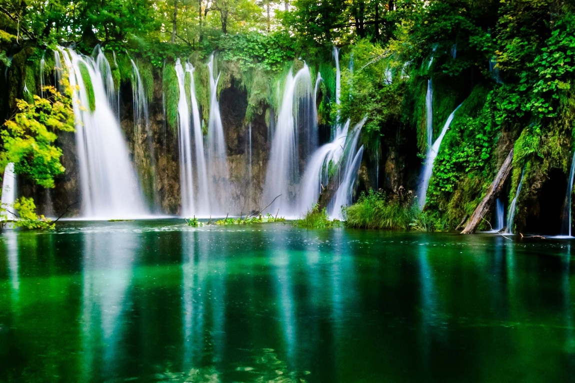 plitvice waterfall and lake croatia holidays