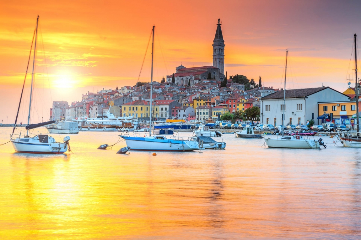 rovinj sun set croatia holidays