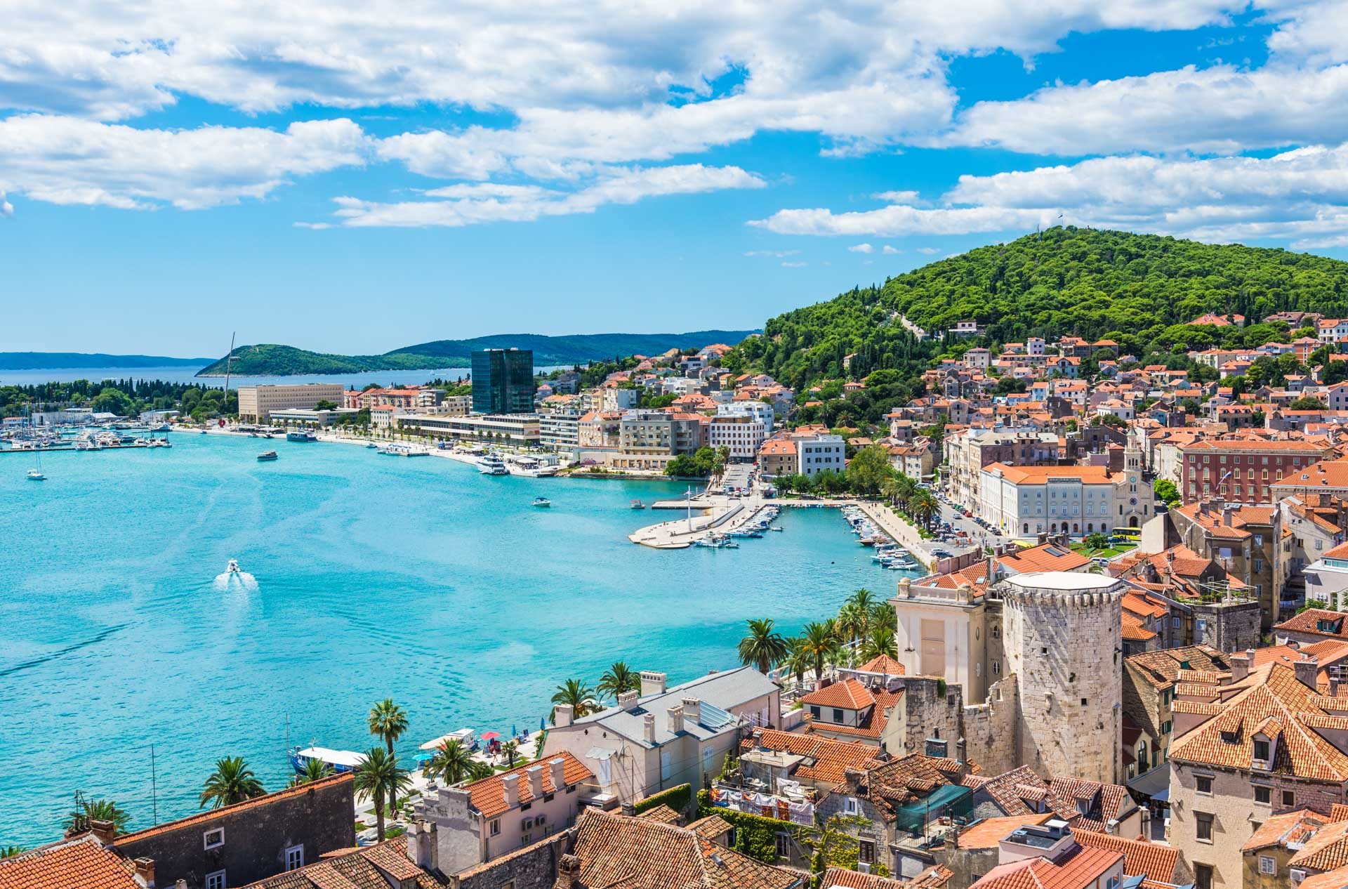 Крупнейший итальянский курорт на адриатике. Сплит Далмация Хорватия. Город сплит Хорватия фото. Северная Далмация Хорватия. Адриатическое море сплит.