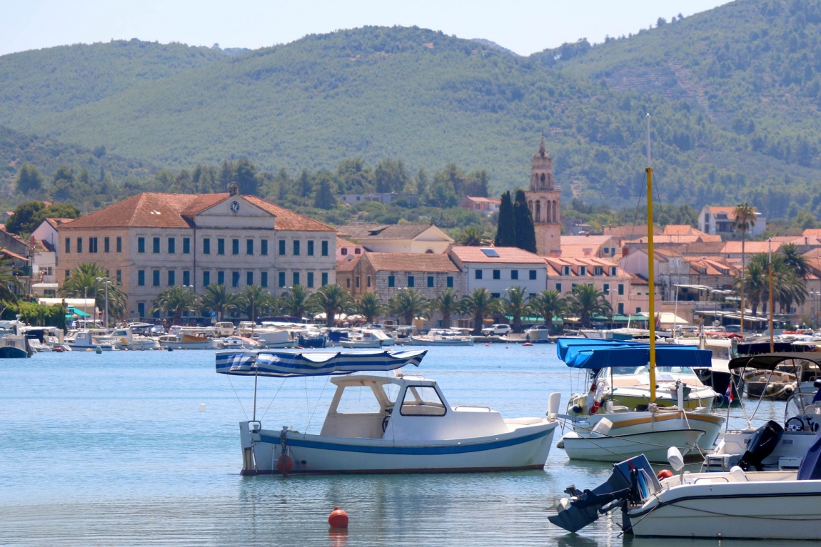 vela luka boats croatia holidays