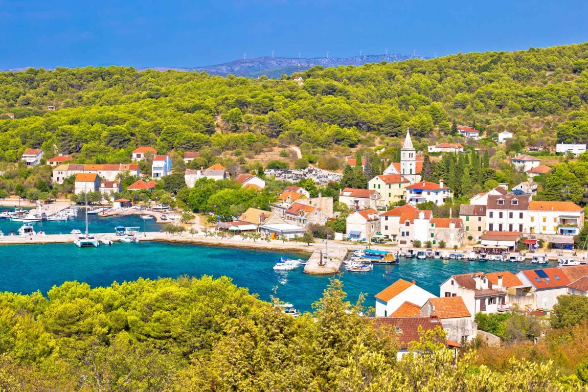 zlarin port croatia holidays