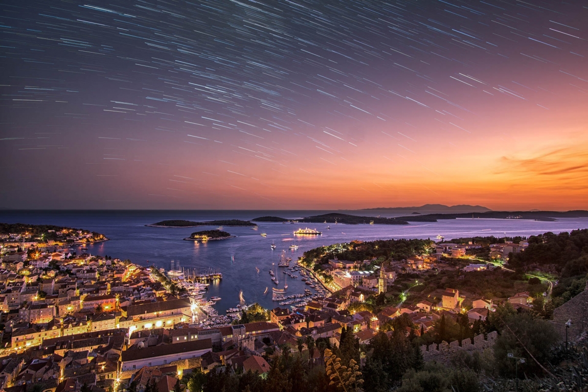 stari grad the night sky croatia holidays