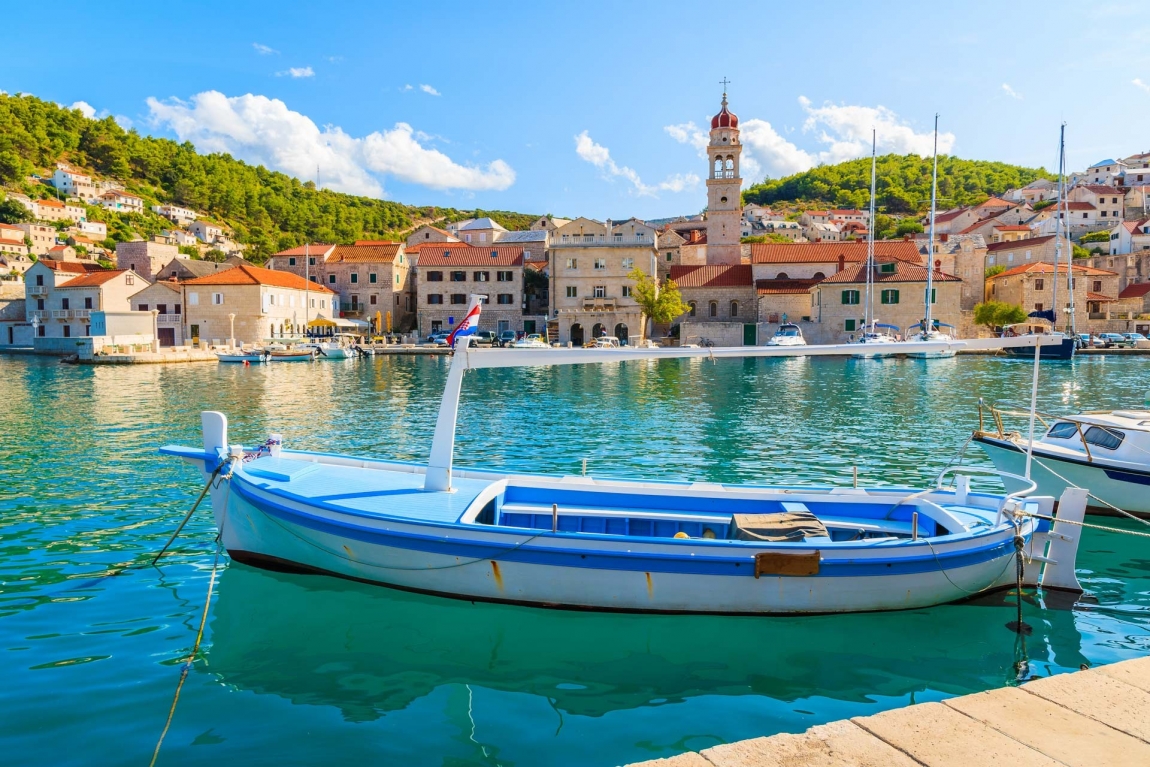 pucisca boat croatia holidays