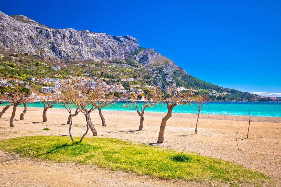 omis beach croatia holidays