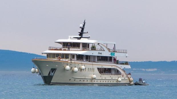Riva: Dubrovnik to Split | Croatia Holidays