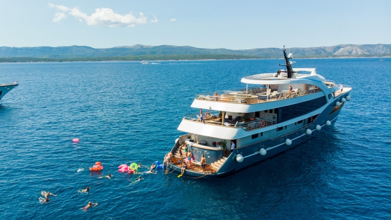 Bella: Dubrovnik to Split | Croatia Holidays Bella: Dubrovnik to Split | Croatia Holidays