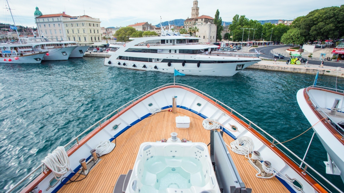 Aquamarin: Dubrovnik to Opatija | Croatia Holidays